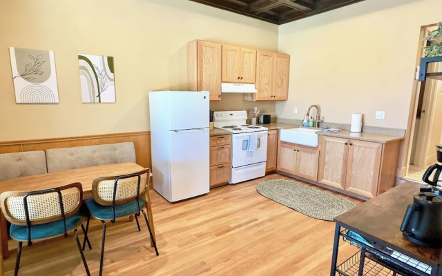 Peach Street Inn by WanderLodges