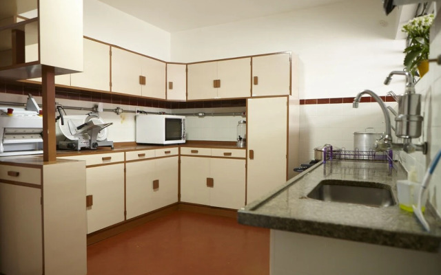 Hostel Alice