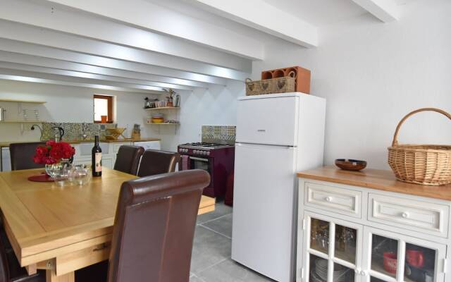 Quaint Holiday Home in Languedoc-roussillon With Garden