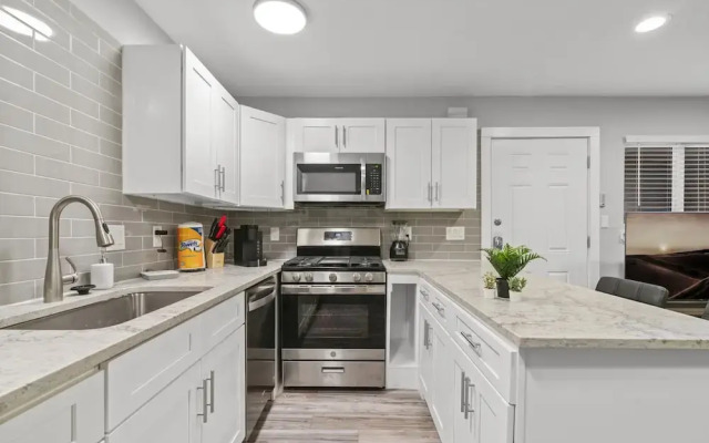 Stylish Studio Downtown Evonify
