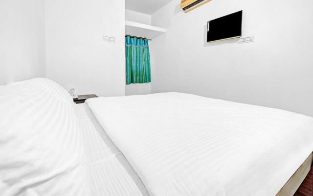 OYO 85705 Hotel Acs Inn