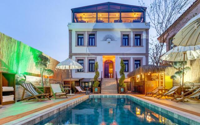Parna Hotel