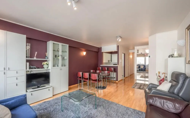 Apartment in Knokke Near Zeedijk Beach