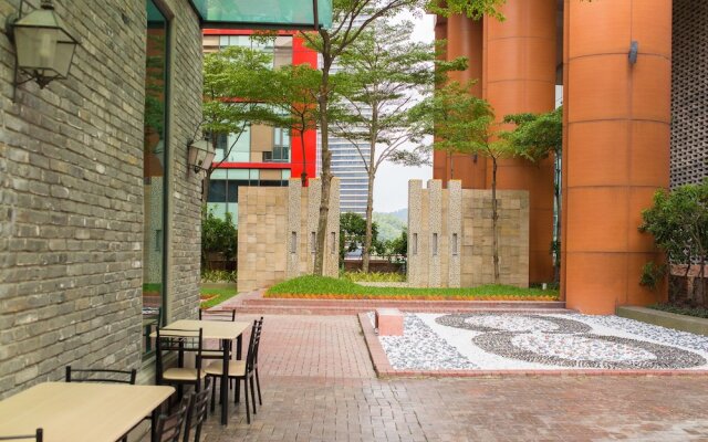 The 12 Suite Empire Damansara