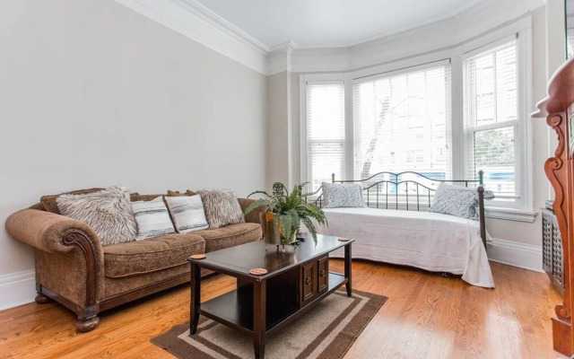 Safe Spacious Mansion Indowntown