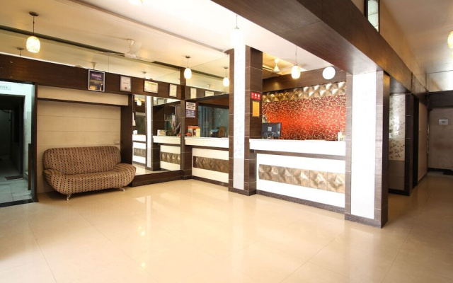 OYO 2811 Hotel Meera