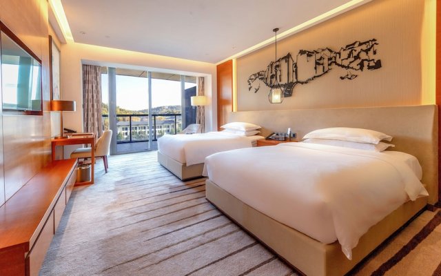 Holiday Inn Nanjing Xuanwu Lake, an IHG Hotel