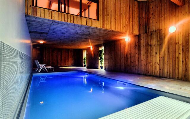Unique Holiday Home with Pool near Park & Ski Area