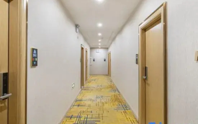Jumanlou Hotel (Nanning Wuxiang New District Jinxiang Avenue Subway Station)