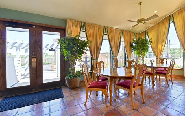 Americas Best Value Inn Columbus, TX