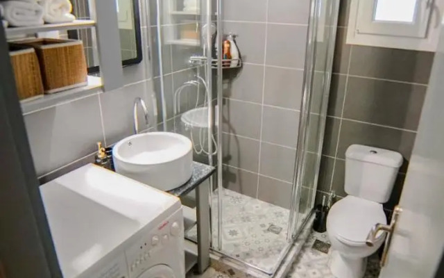 D16 Athens Apartment - 5' mins to Petralona Metro