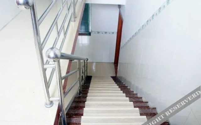 520 Theme Hotel (Xiuling Road, East Gate of Guangxi University)