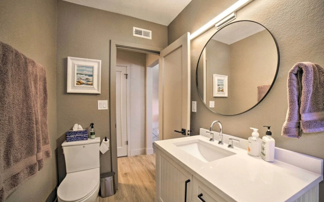 Modern Reno Abode Near Parks & Midtown!