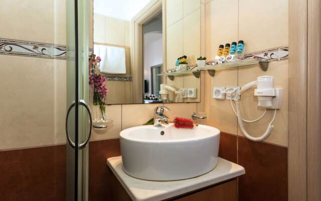 Anesis Hotel