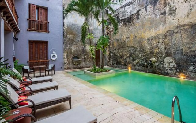 Ananda Hotel Boutique