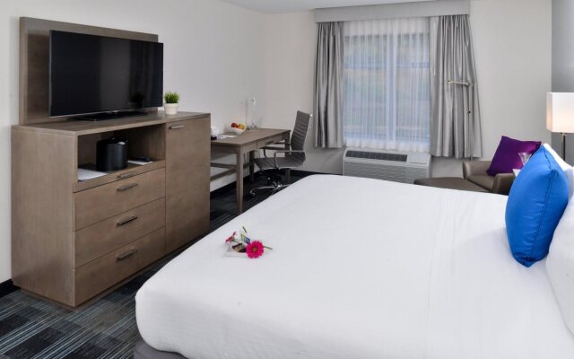 Holiday Inn Express & Suites San Diego - Mission Valley by IHG