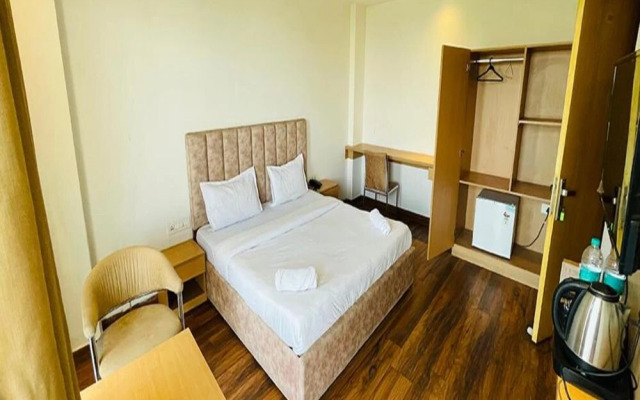 Fabhotel The Prime Land