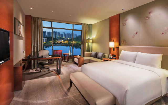 DoubleTree by Hilton Guangzhou Science City-Free Shuttle Bus Service During Canton Fair Period