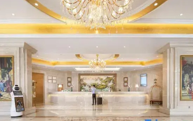 Vienna Hotel (Dingxi High Speed Railway Wanda Plaza)