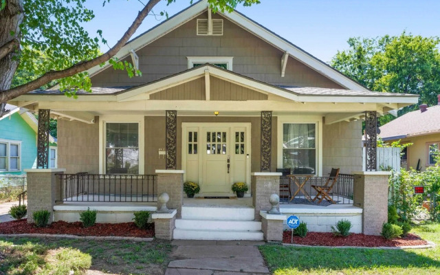 Pet-friendly Tulsa Home, 2 Mi to Downtown!