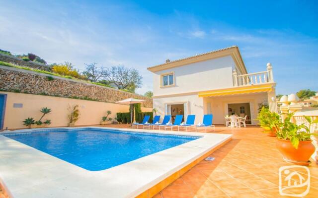 Abahana Villas La Marina