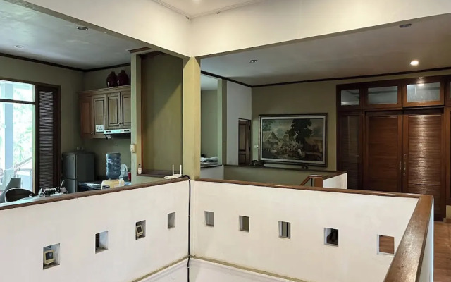 R Residence Jakarta