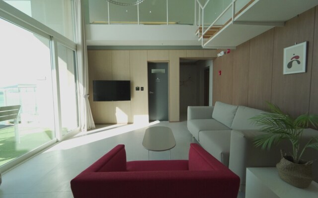 Laterrace Cove Suite