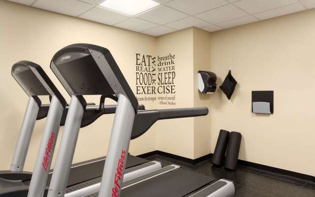 Country Inn & Suites by Radisson, Carlisle, PA