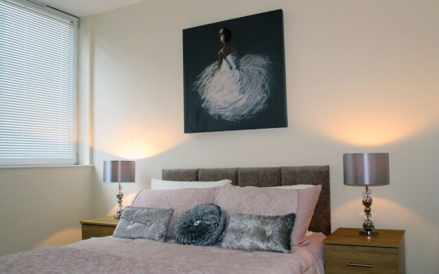 South Quay Apartment One
