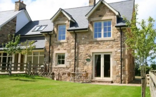 Northern Hideaways Apple Store, Ellingham