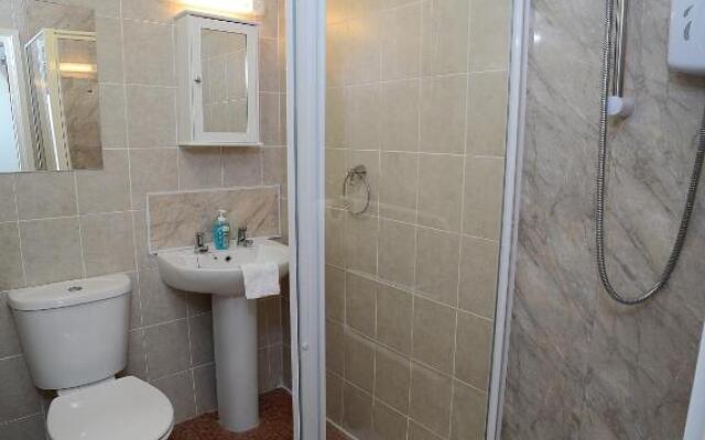 Lynmoore Guest House - BB