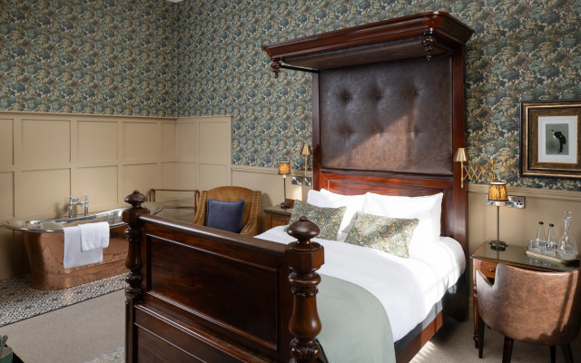 The Churchill Hotel