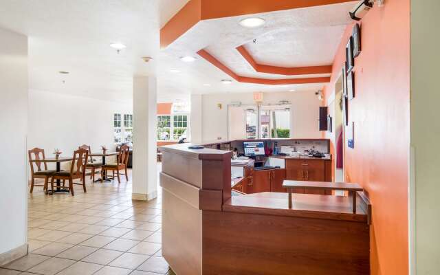 Americas Best Value Inn & Suites Brunswick