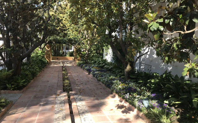 Jardines Las Golondrinas Elviria