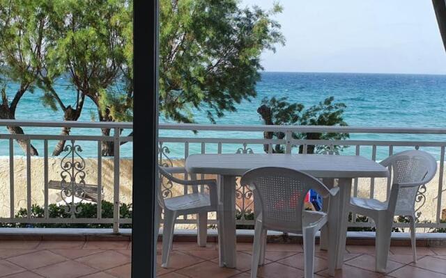 Xylokastro Beachfront Residence
