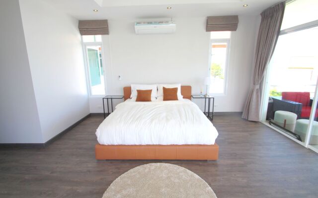 Hua Hin 5 Bedrooms Mansion B3