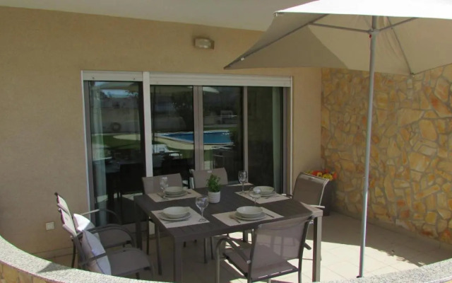 Pomba Branca (4-6 per.) Piscina, 500m Praia