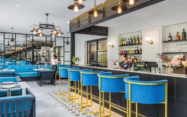 Blanc Smith Residence