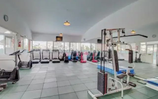 Apartamento Frente A La Playa En Edificio Vanguardia