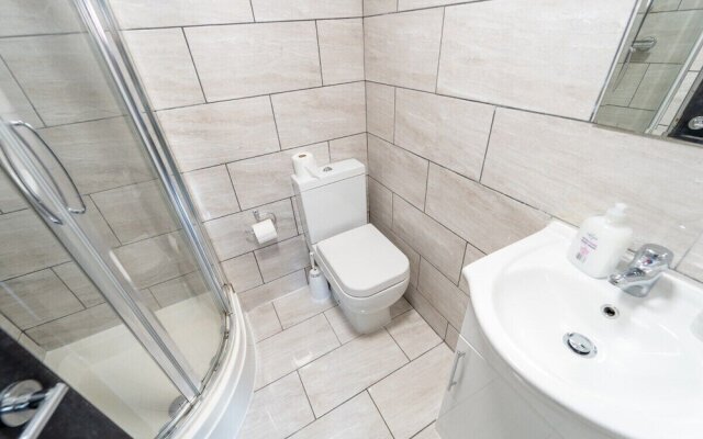 46 North Road Studios Near QE and UOB