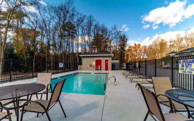 Econo Lodge Inn & Suites Cayce I-26 Airport