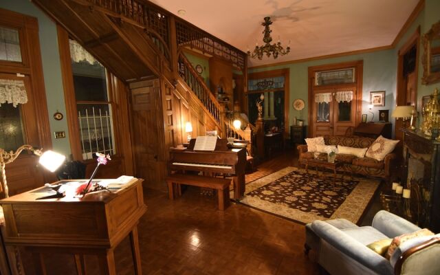 1890 Williams House Inn - фото 2