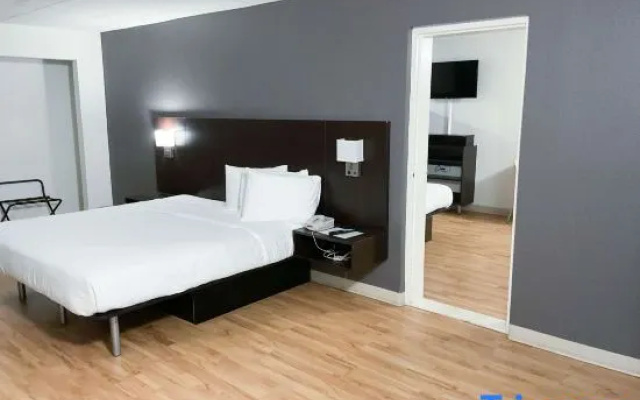 Studio 6 Extended Stay - Columbus, GA -Downtown