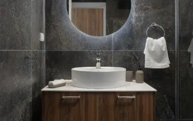 Downtown Luxury Apartment #2