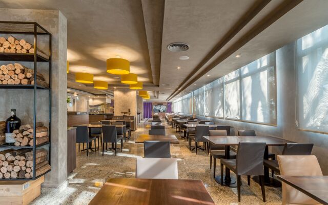 Manhattan Porto Alegre by Mercure