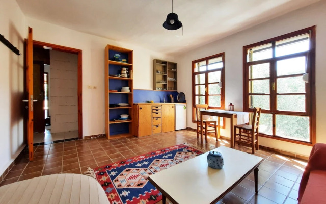 Ada-art Guesthouse
