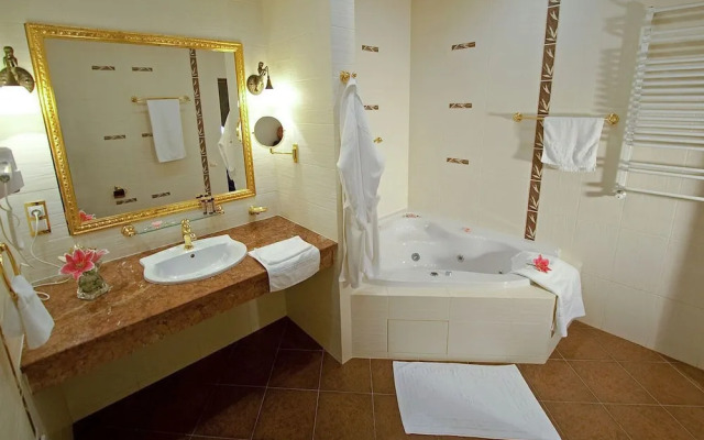 Kupava Deluxe Hotel