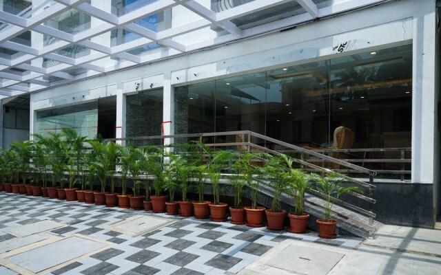 Capital O 19554 Hotel Garden