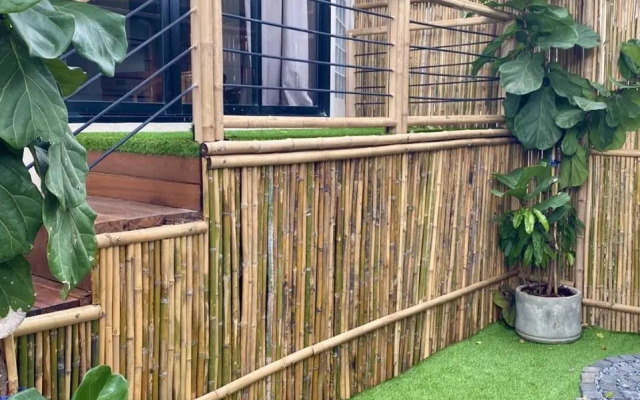 The Country Lake View Hotel