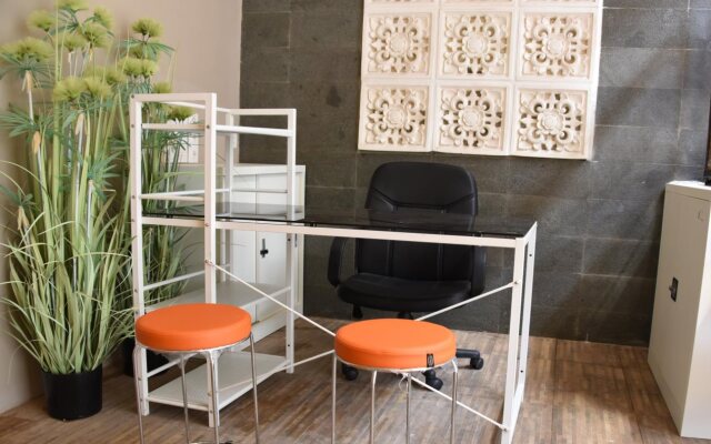 Legian Capsule